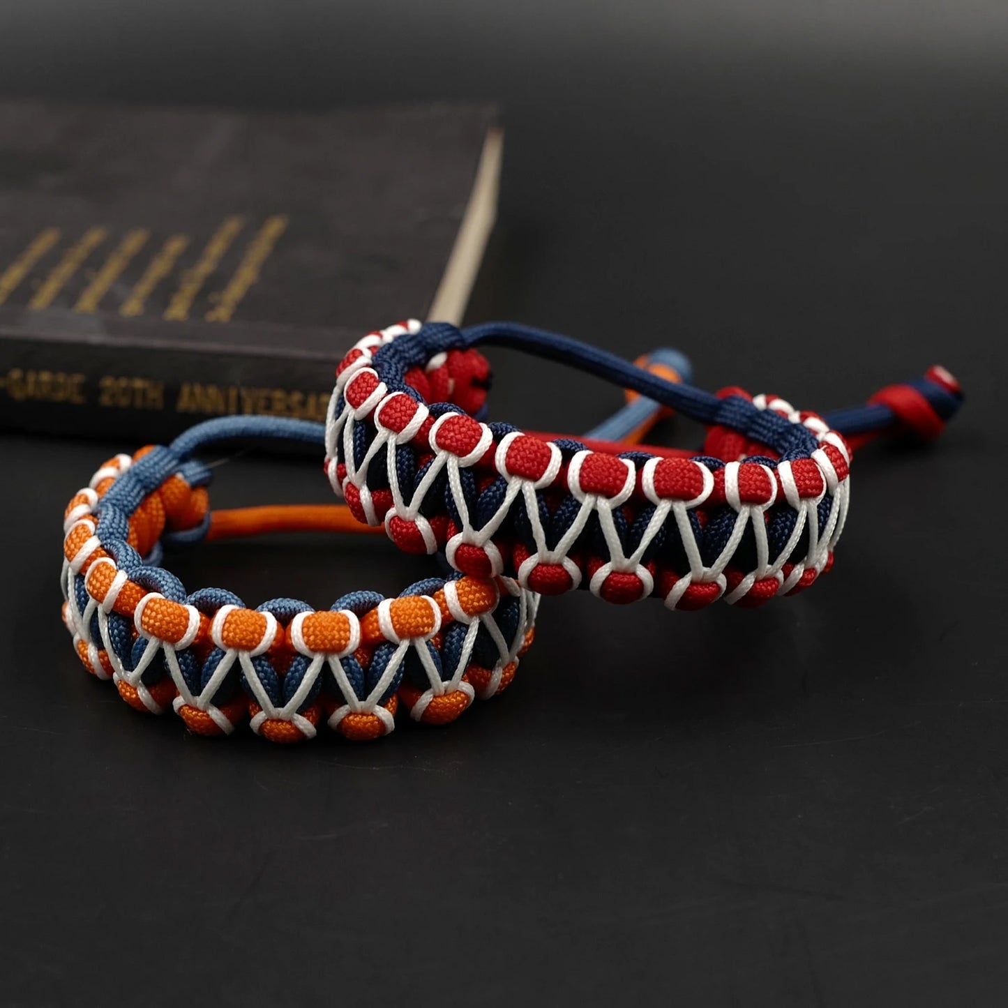 Adjustable Glow-in-the-Dark 550 Paracord Survival Bracelet