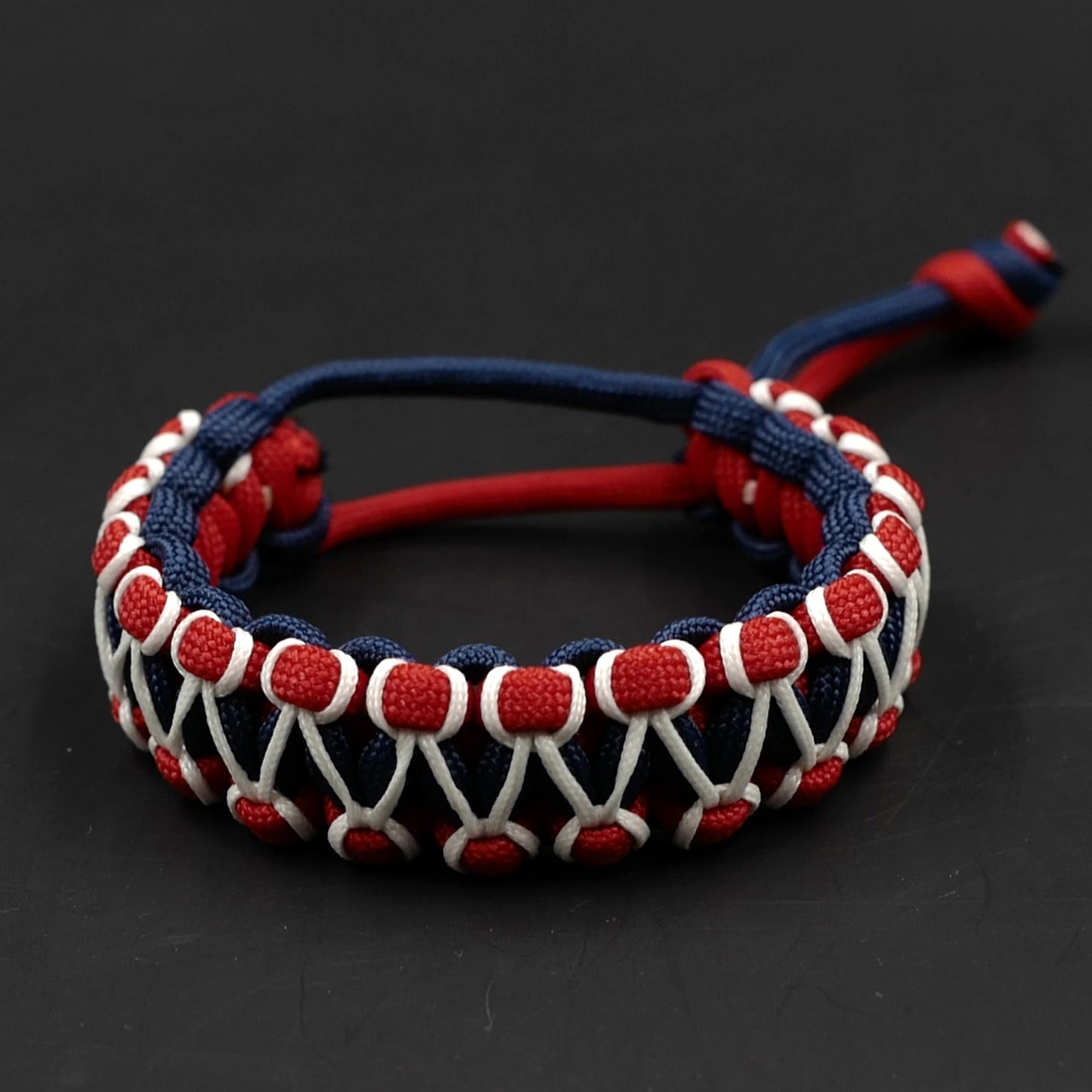 Adjustable Glow-in-the-Dark 550 Paracord Survival Bracelet