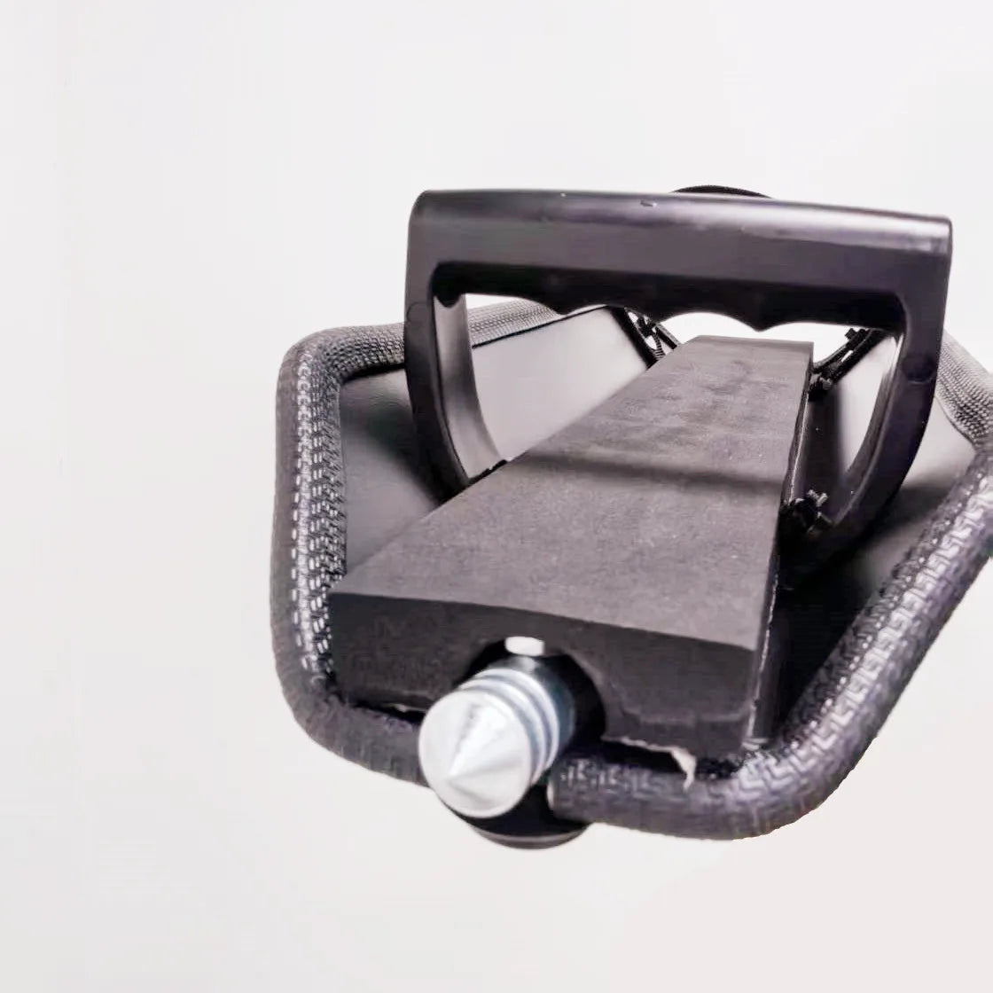Compact Aluminum Riot Shield – Urban Defense Equipment for Personal Protection