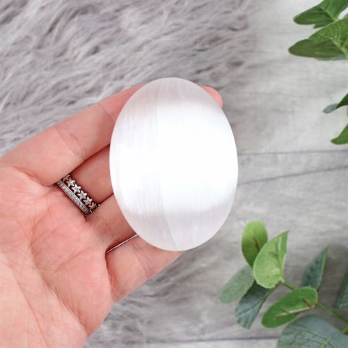Selenite Palm Stone – Gateway to Stillness
